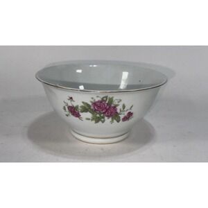 Reddish pink roses w/ green leaves & gold trim Made in China 6.5" Porcelain Bowl